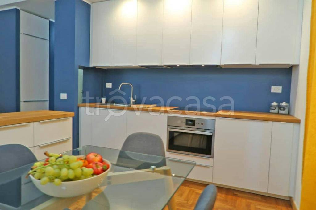 appartamento in affitto a Milano in zona Famagosta