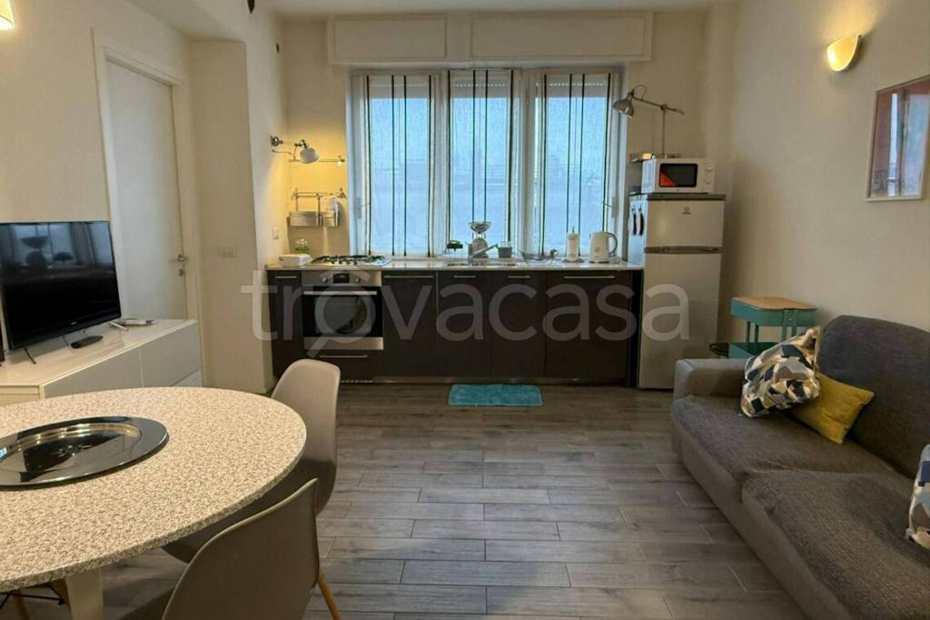 appartamento in affitto a Milano in zona Famagosta