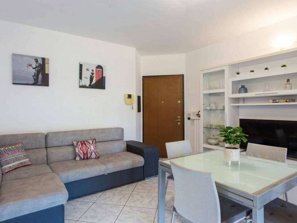 appartamento in affitto a Milano in zona Famagosta