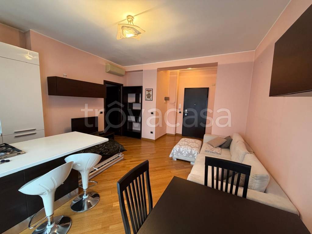 appartamento in affitto a Milano in zona Piazzale Lodi