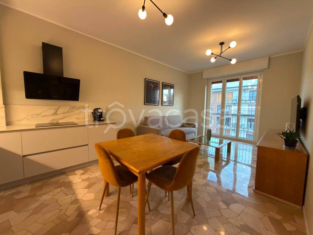 appartamento in affitto a Milano in zona Lorenteggio