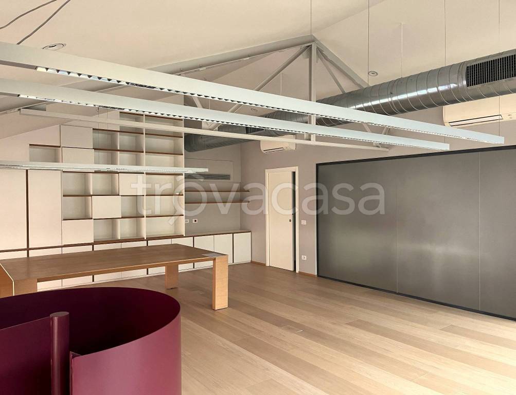 ufficio in affitto a Milano in zona Barona