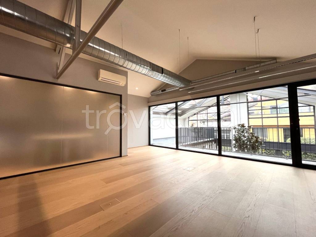 ufficio in affitto a Milano in zona Barona