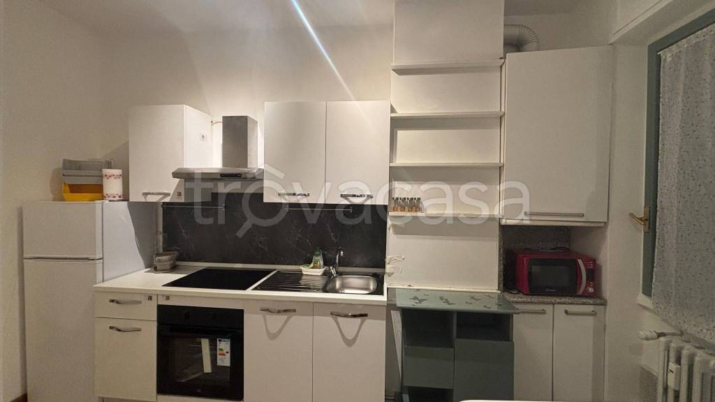 appartamento in affitto a Milano in zona Famagosta