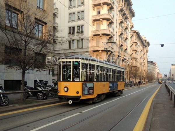 negozio in affitto a Milano in zona Guastalla