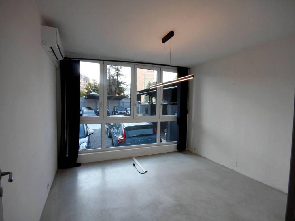 ufficio in affitto a Milano in zona Rogoredo