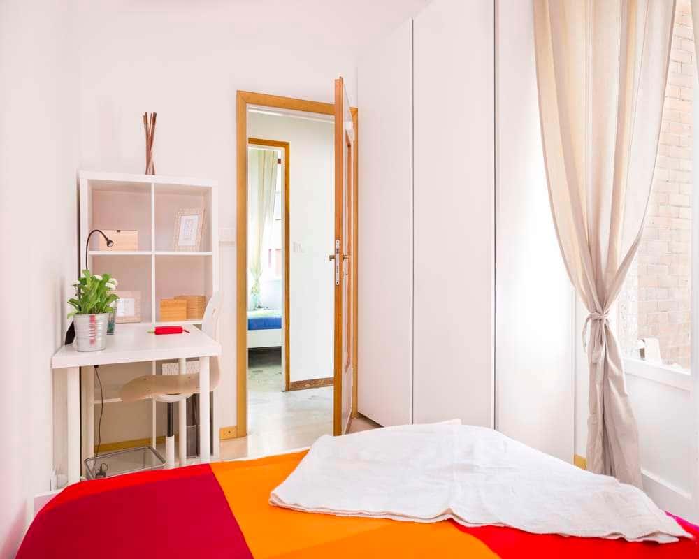 negozio in affitto a Milano in zona Lorenteggio