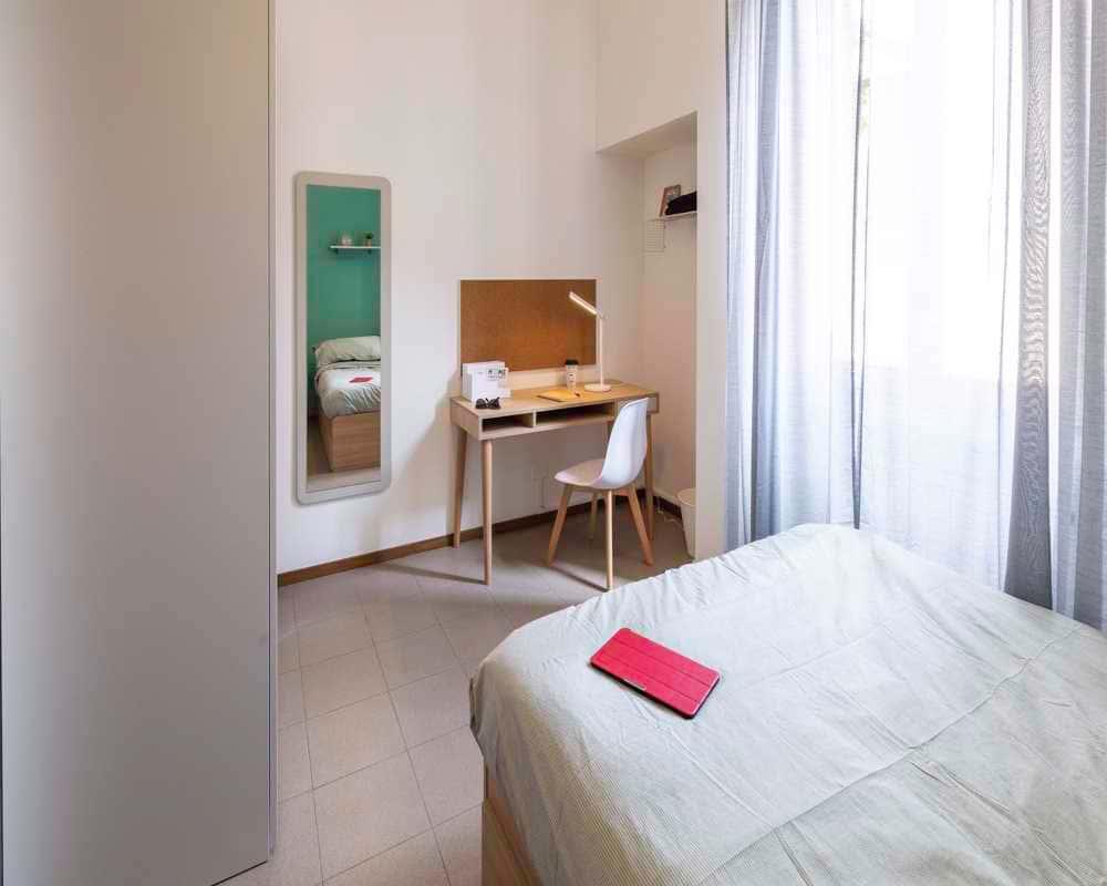 negozio in affitto a Milano in zona Morivione