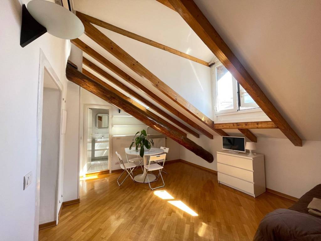 appartamento in affitto a Milano in zona Sant'Ambrogio
