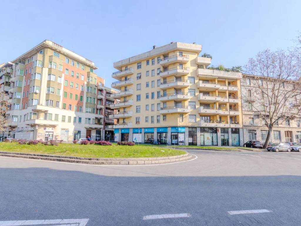 negozio in affitto a Milano in zona Isola