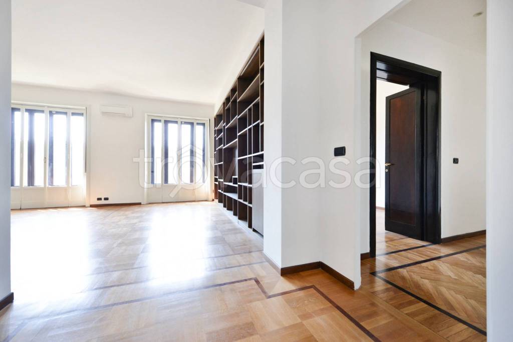 appartamento in affitto a Milano in zona Porta Nuova