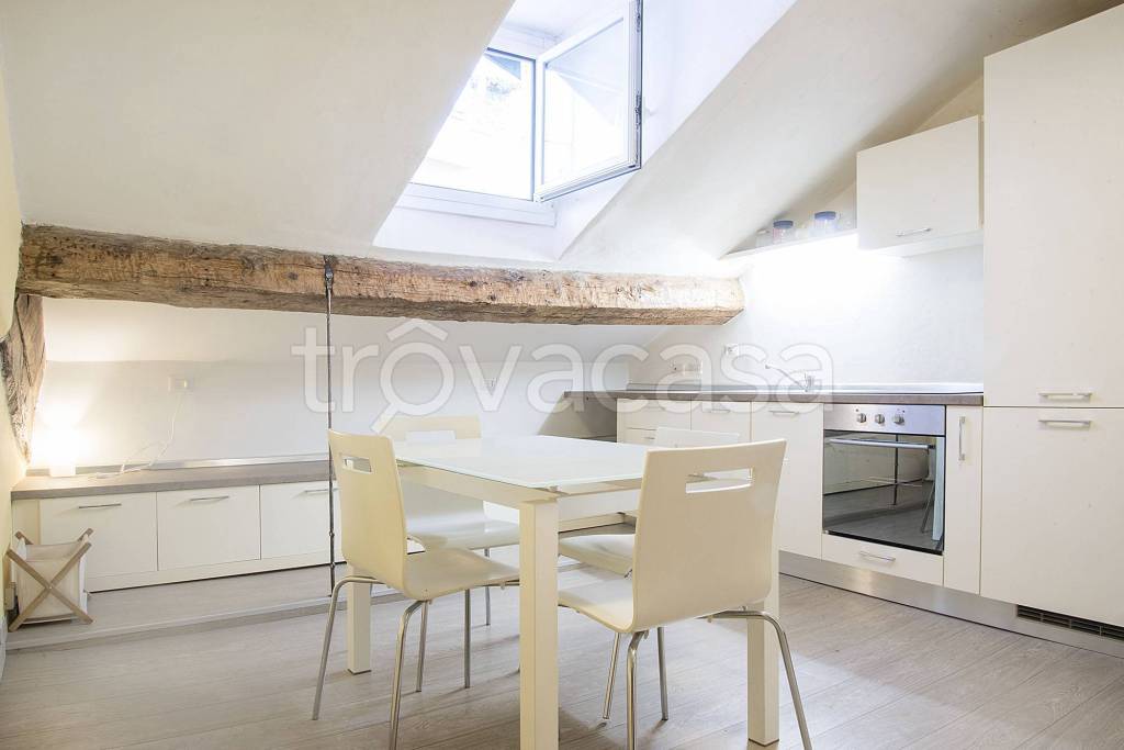 appartamento in affitto a Milano in zona Sant'Ambrogio