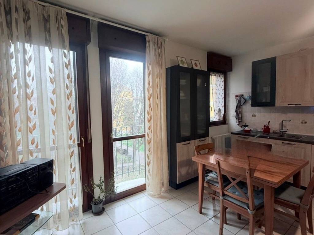 appartamento in affitto a Milano in zona Baggio