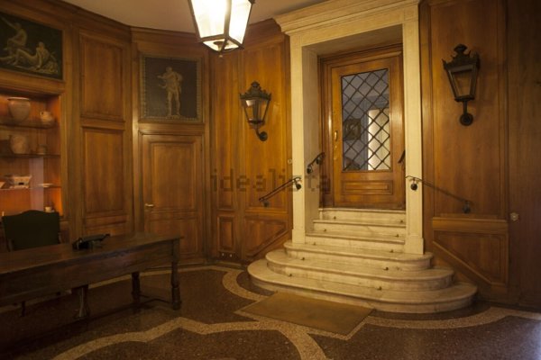 locale commerciale in affitto a Milano