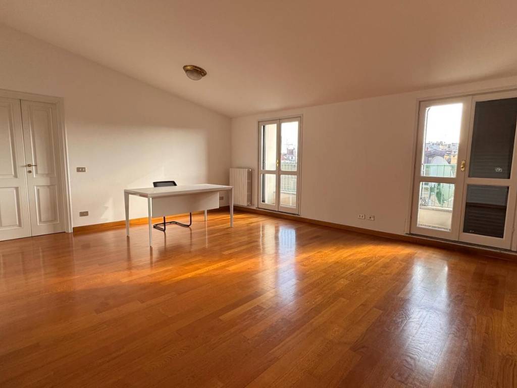 appartamento in affitto a Milano in zona Centro Direzionale