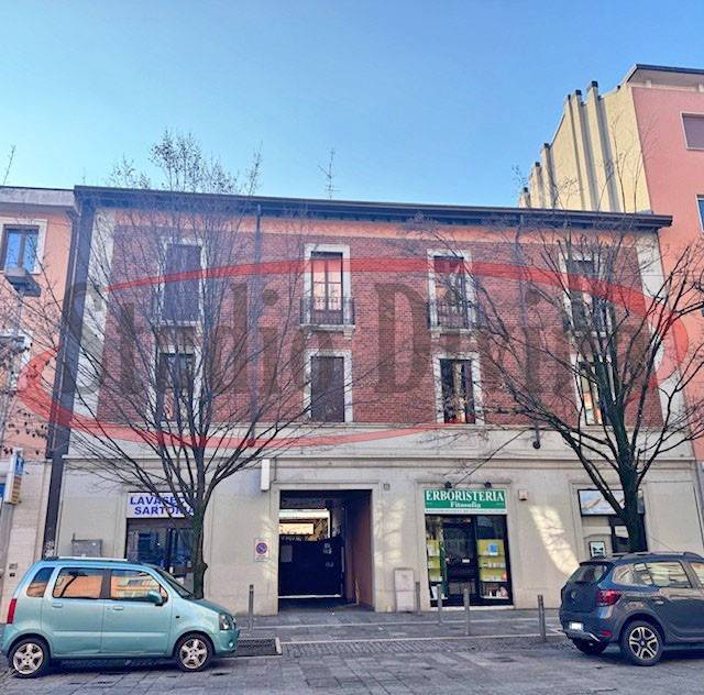 negozio in affitto a Milano in zona Affori