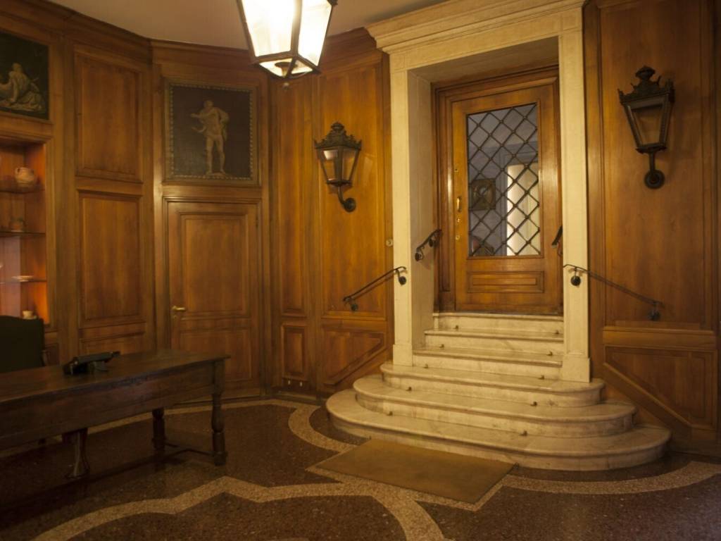 negozio in affitto a Milano