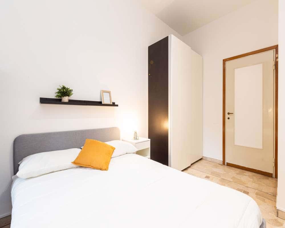 negozio in affitto a Milano in zona Lorenteggio