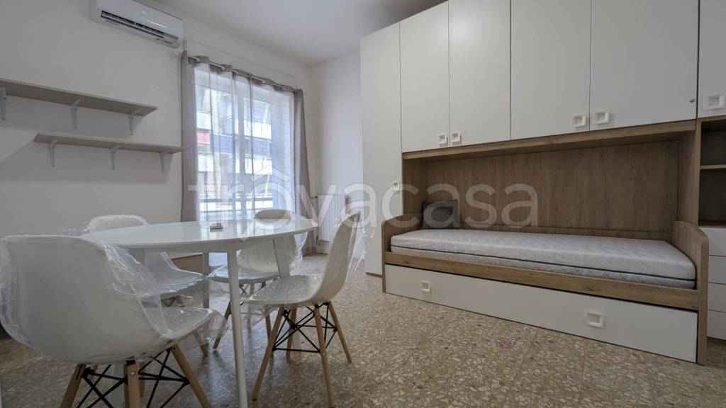 appartamento in affitto a Milano in zona Corvetto