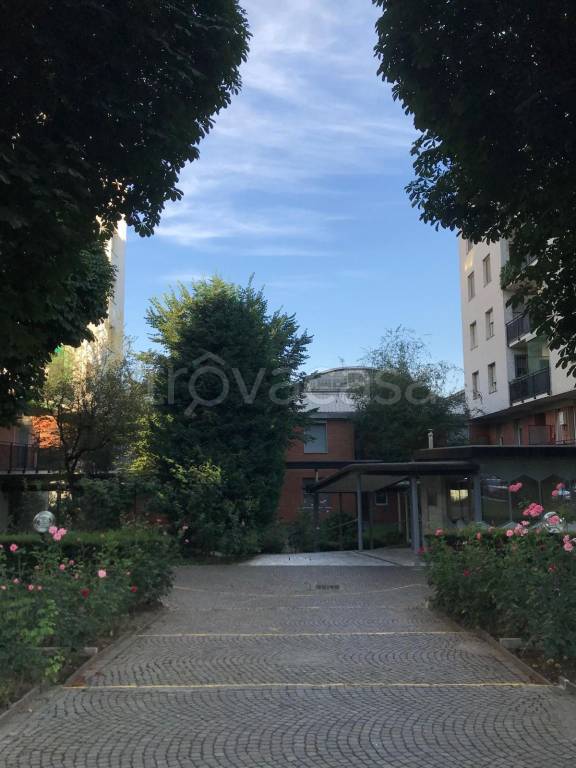 appartamento in affitto a Milano in zona Lorenteggio