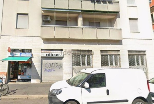 negozio in affitto a Milano