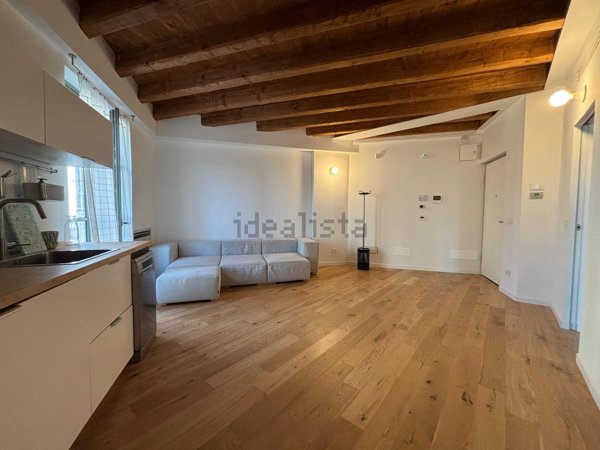 appartamento in affitto a Milano in zona Famagosta