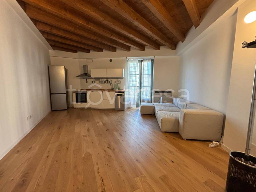 appartamento in affitto a Milano in zona Famagosta