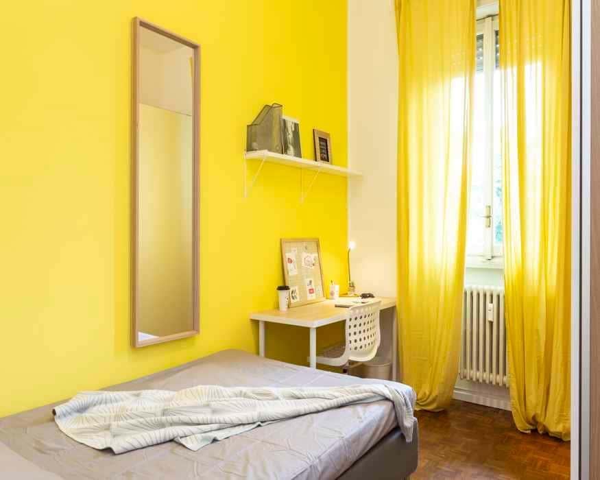 negozio in affitto a Milano in zona Forlanini