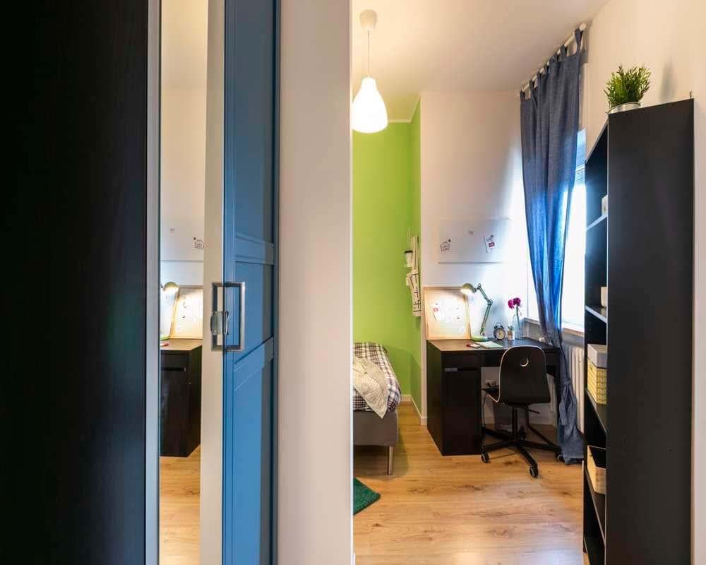 negozio in affitto a Milano in zona Lorenteggio