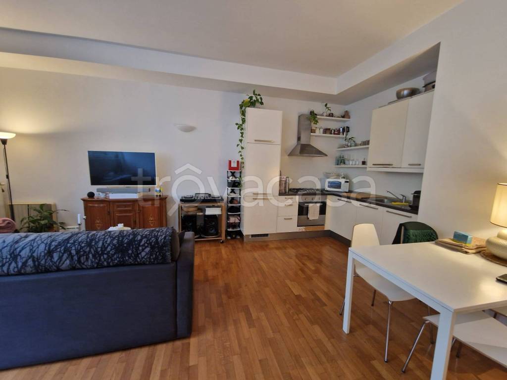 appartamento in affitto a Milano in zona Piazzale Lodi