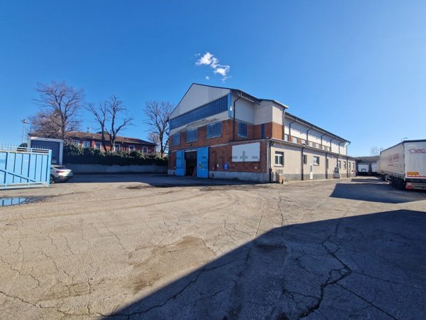 capannone in affitto a Milano in zona Musocco