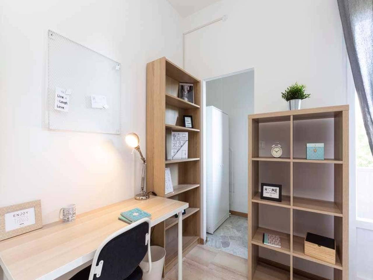 negozio in affitto a Milano in zona Lorenteggio