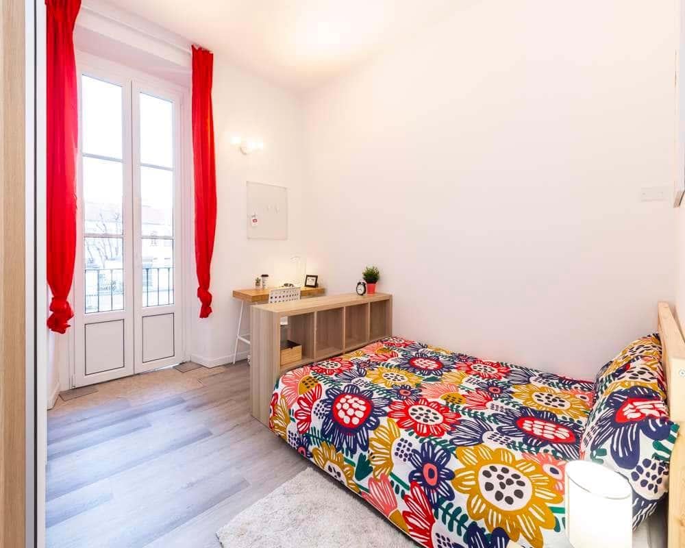 negozio in affitto a Milano in zona Isola