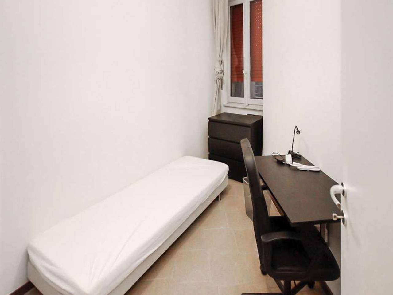 negozio in affitto a Milano in zona Lorenteggio