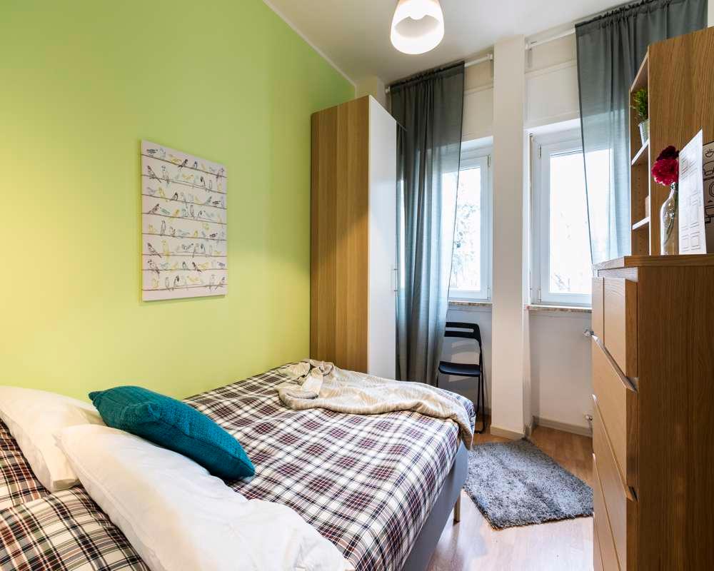 negozio in affitto a Milano in zona Lorenteggio