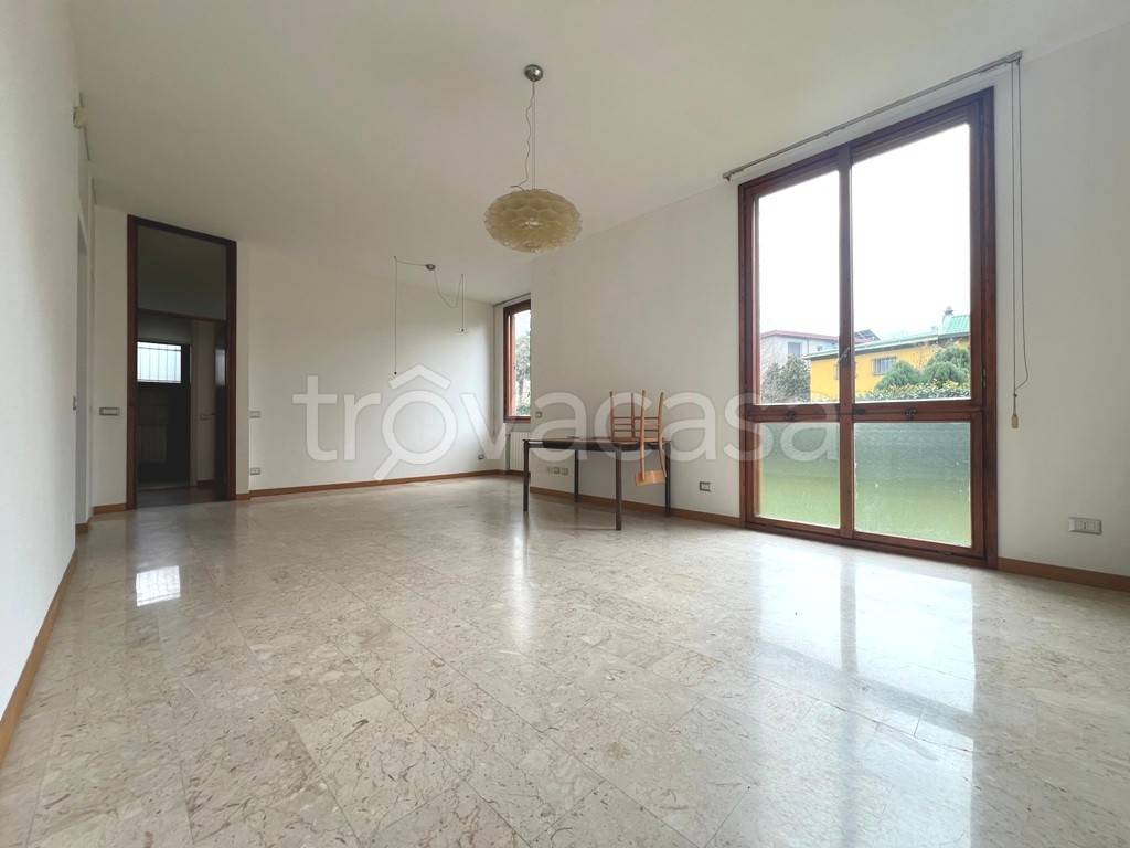 casa indipendente in affitto a Milano in zona QT8