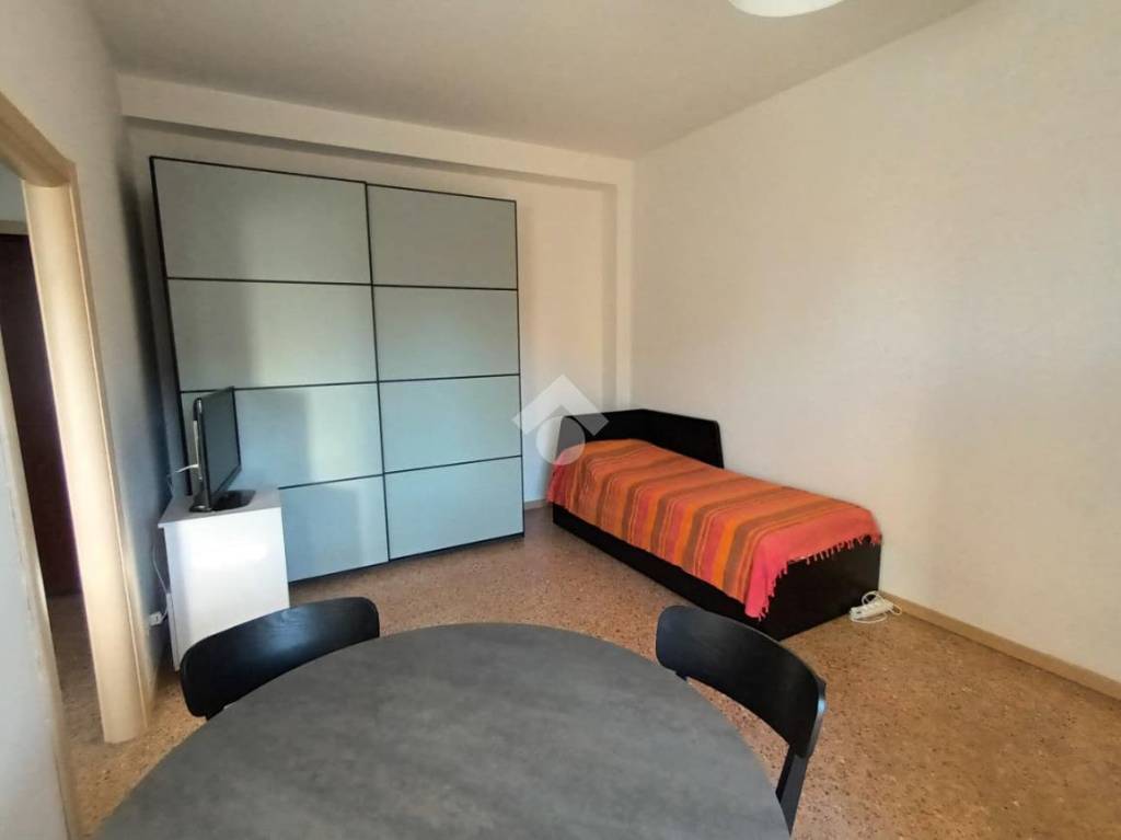 appartamento in affitto a Milano in zona Famagosta