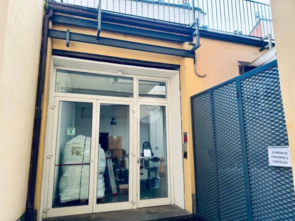 locale commerciale in affitto a Milano in zona Solari