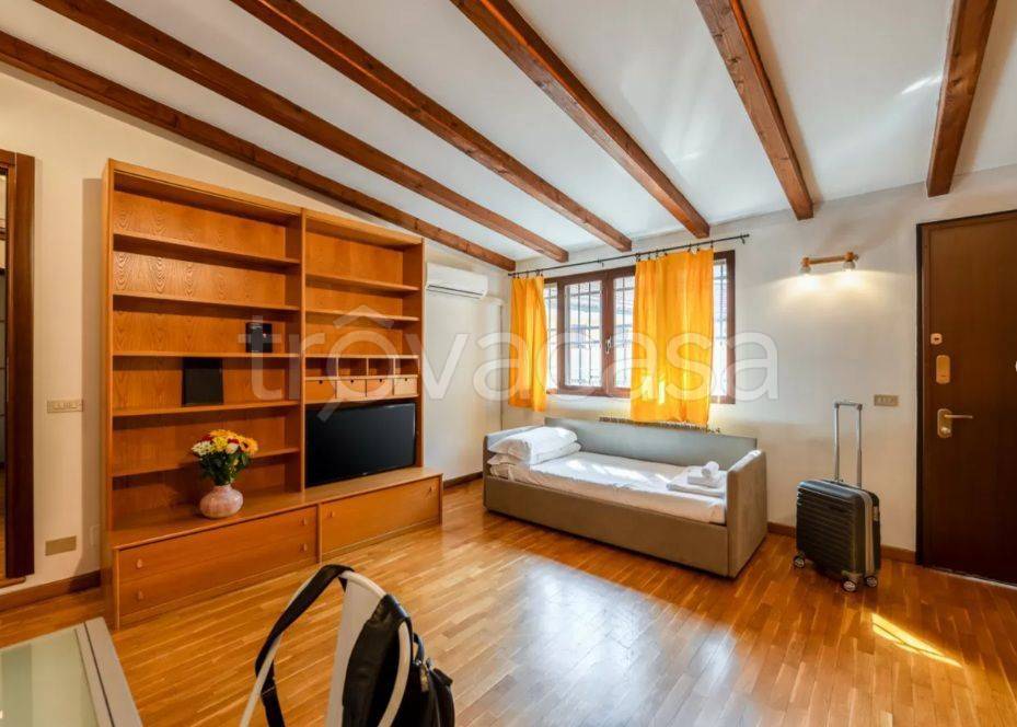 appartamento in affitto a Milano in zona Isola
