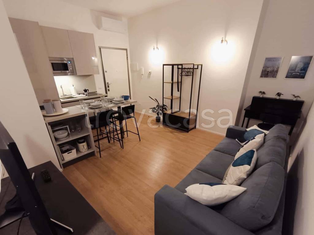appartamento in affitto a Milano in zona Lorenteggio