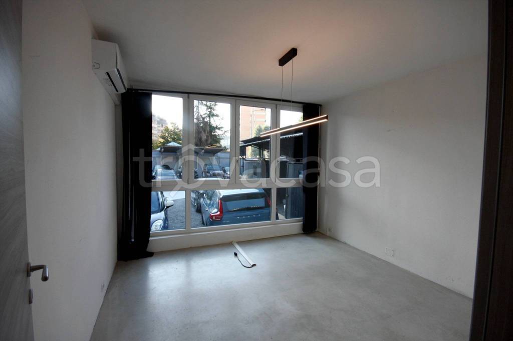 ufficio in affitto a Milano in zona Corvetto