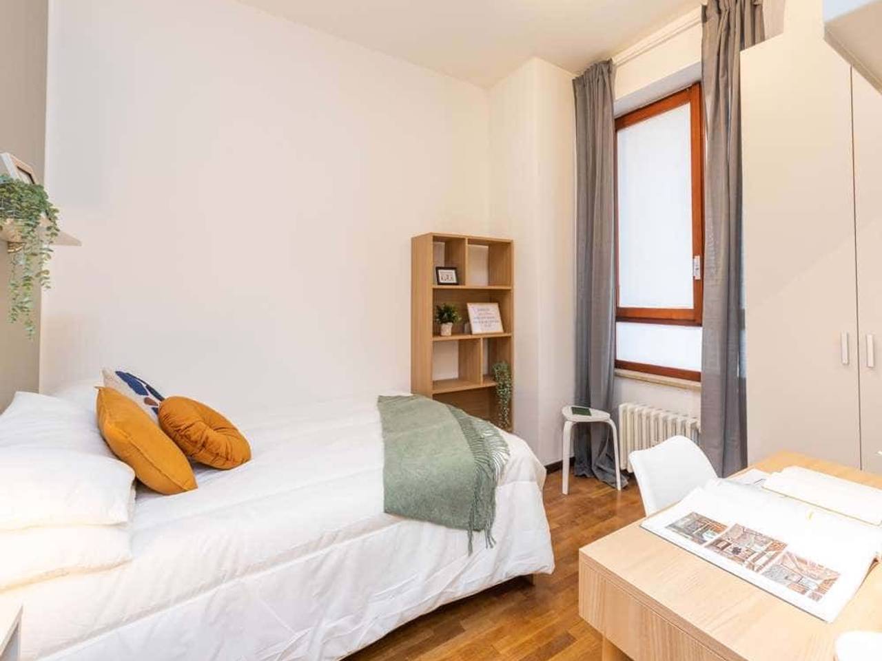 negozio in affitto a Milano in zona Porta Genova