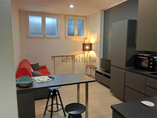 appartamento in affitto a Milano in zona Lorenteggio