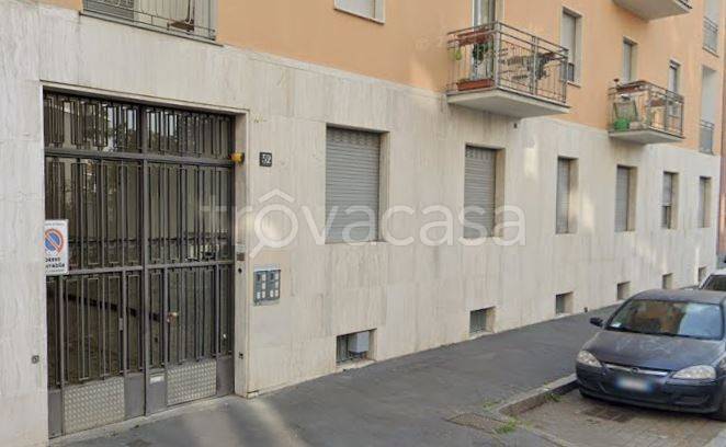 locale commerciale in affitto a Milano in zona Isola