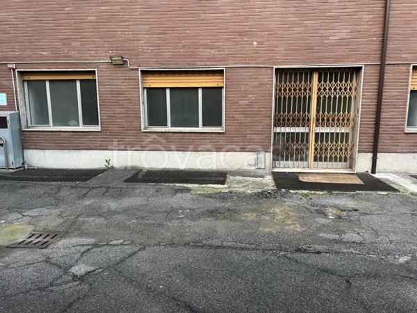 locale commerciale in affitto a Milano