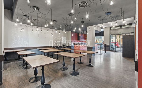 locale commerciale in affitto a Milano in zona Città Studi