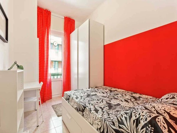 negozio in affitto a Milano in zona Lorenteggio