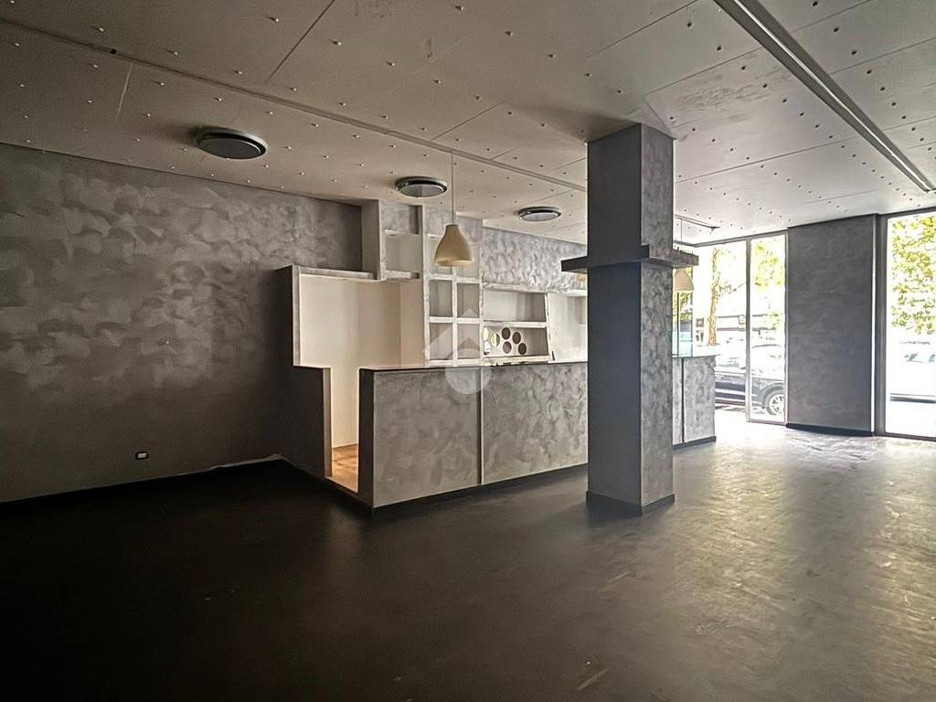 negozio in affitto a Milano in zona Sempione