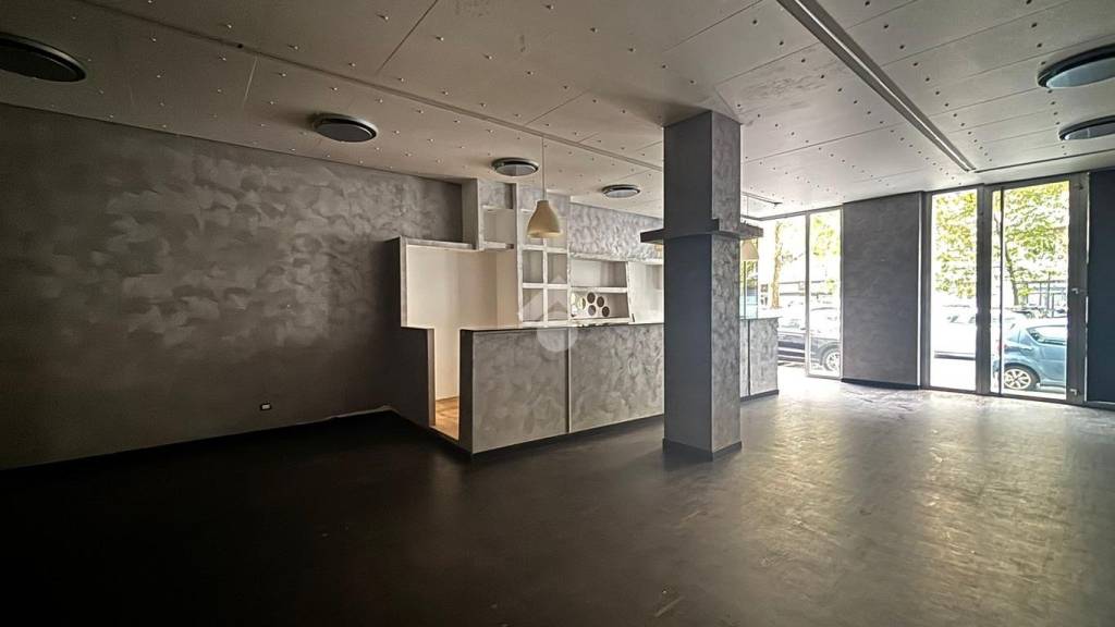 negozio in affitto a Milano in zona Sempione