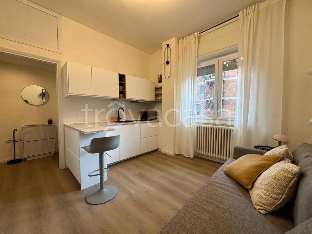 appartamento in affitto a Milano in zona Famagosta